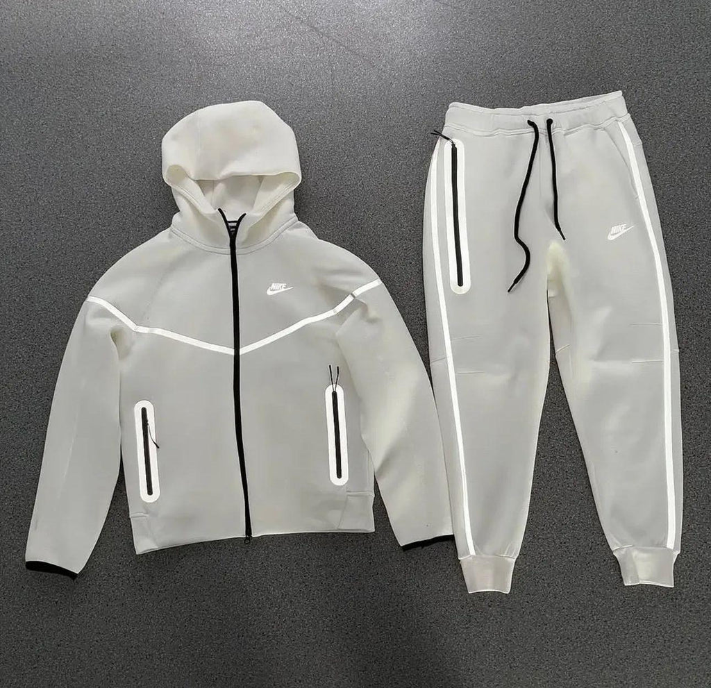 TECH REFLECTANTE