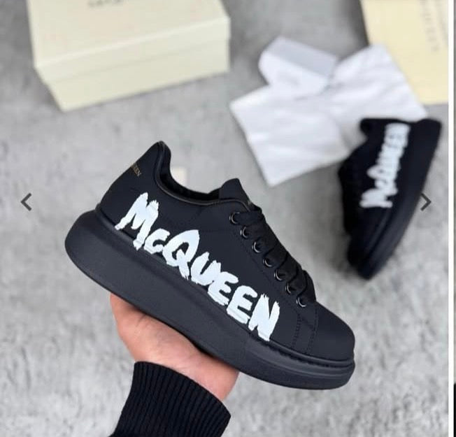 ALEXANDER MCQUEEN GRAFFITI