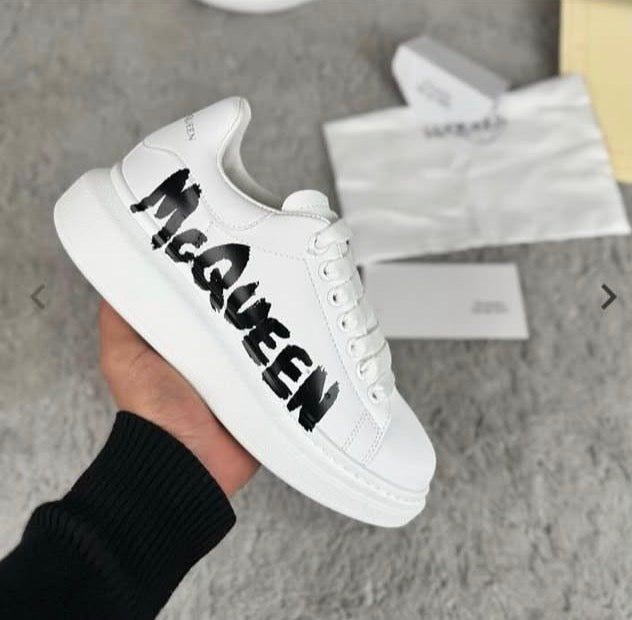 ALEXANDER MCQUEEN GRAFFITI
