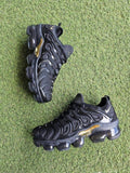NIKE VAPORPLUS NEGRO/DORADO/NEGRO