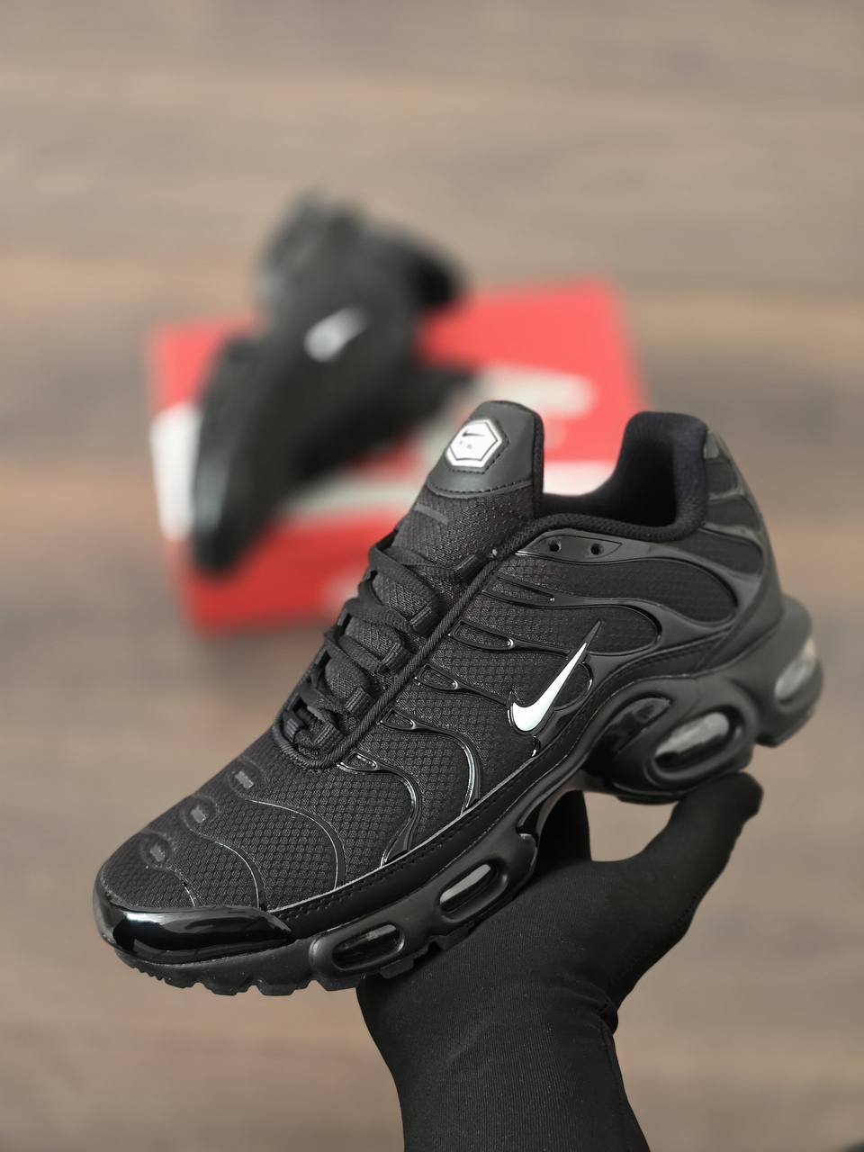 ZAPATILLAS NIKE AIR TUNNED NEGRO/PLATA