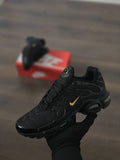 ZAPATILLAS NIKE AIR TUNNED NEGRO/DORADO